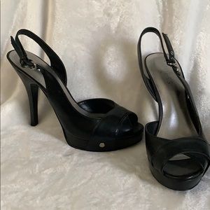 Guess Pumps